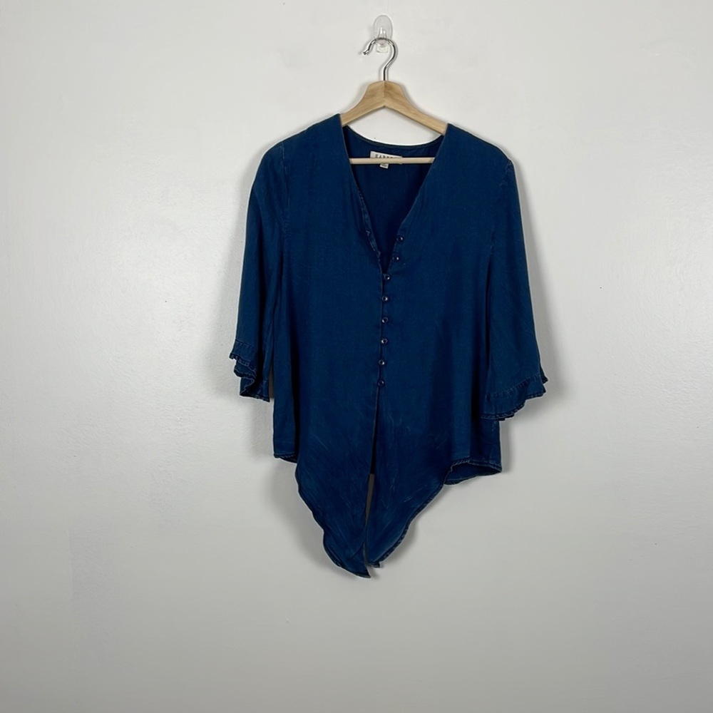 Harper women above elbow ruffle sleeve button down tie front blouse Size Medium